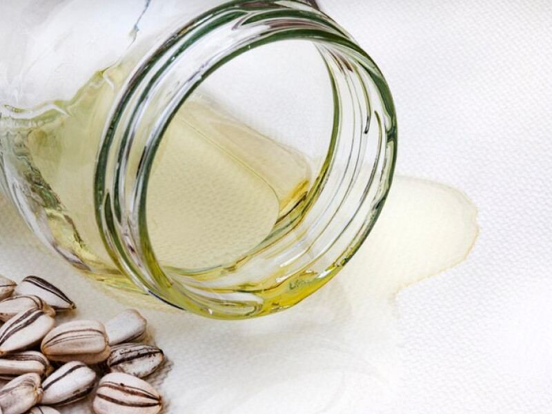 Особенности белых масел: универсальность, безопасность и инертность